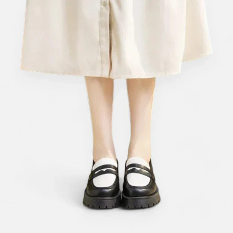 Elegante Damen-Mokassins mit orthopädischer Einlage und stilvollen Keilabsätzen aus hochwertigem Spaltleder