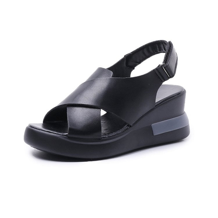 Bequeme orthopädische Sandalen mit elegantem Keilabsatz