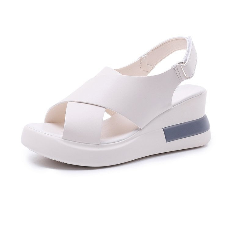 Bequeme orthopädische Sandalen mit elegantem Keilabsatz
