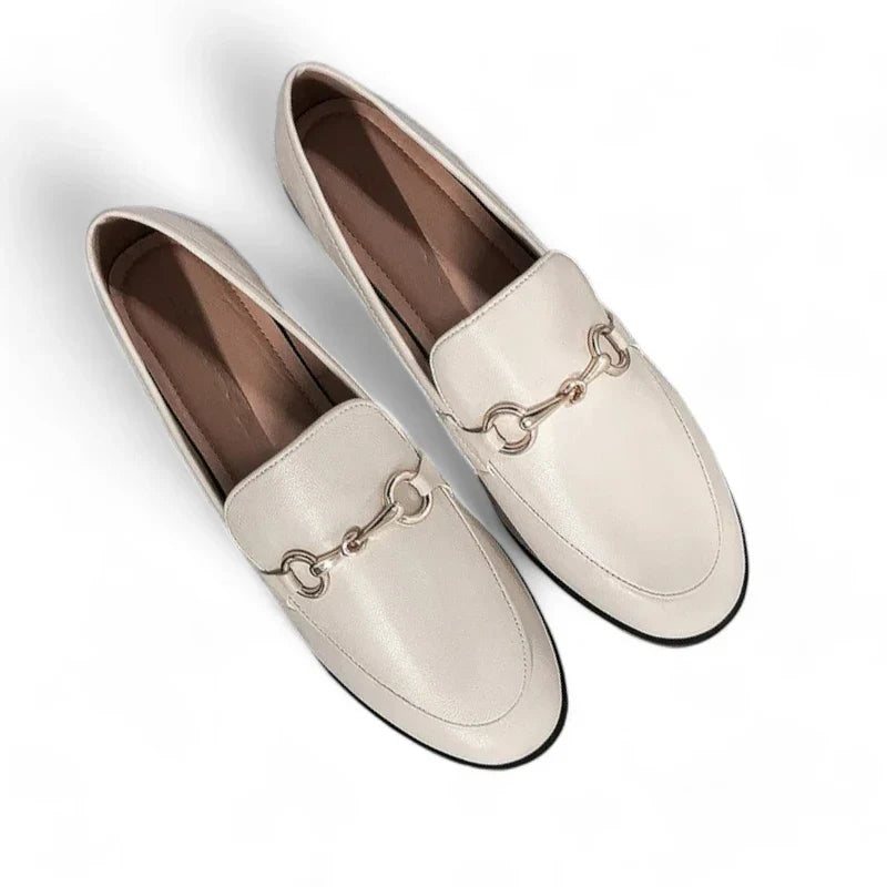 Elegante Orthopädische Damen-Mokassins aus veganem Leder mit Horsebit-Detail