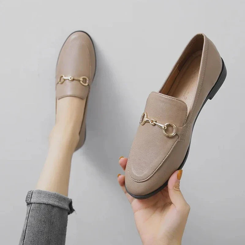 Elegante Orthopädische Damen-Mokassins aus veganem Leder mit Horsebit-Detail