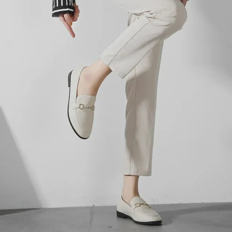 Elegante Orthopädische Damen-Mokassins aus veganem Leder mit Horsebit-Detail