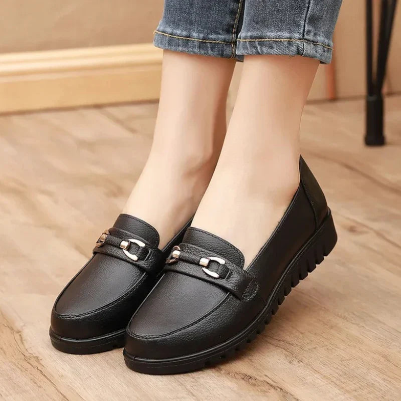 orthopädische Damenmokassins mit eleganten Keilabsätzen