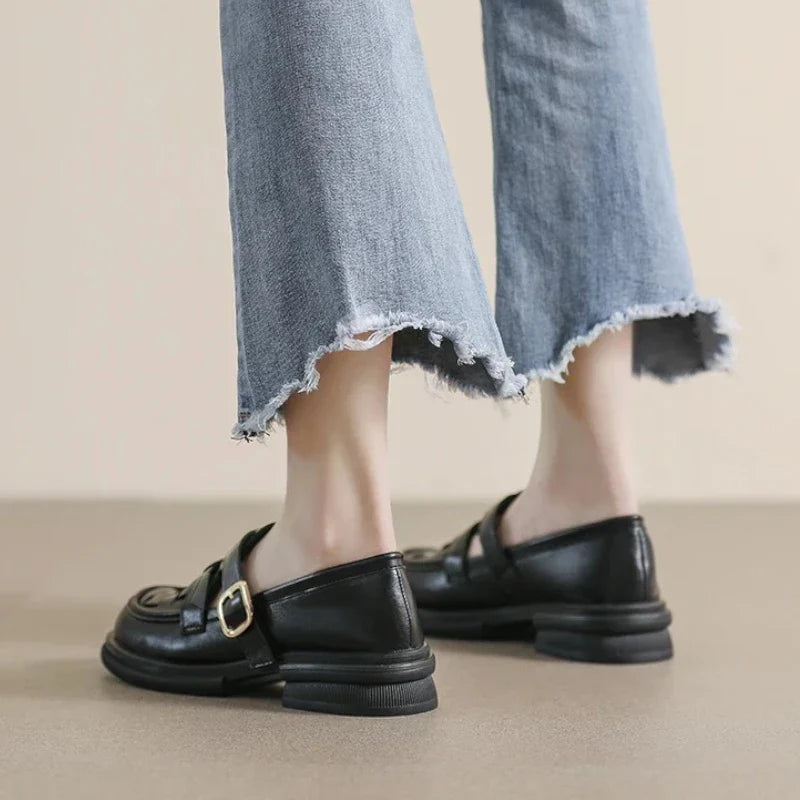 Eleganter geflochtener Damenmokassin für optimale Fußgesundheit