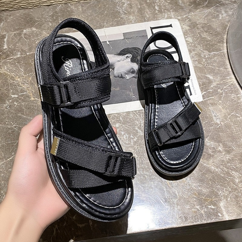 Bequeme orthopädische Sandale