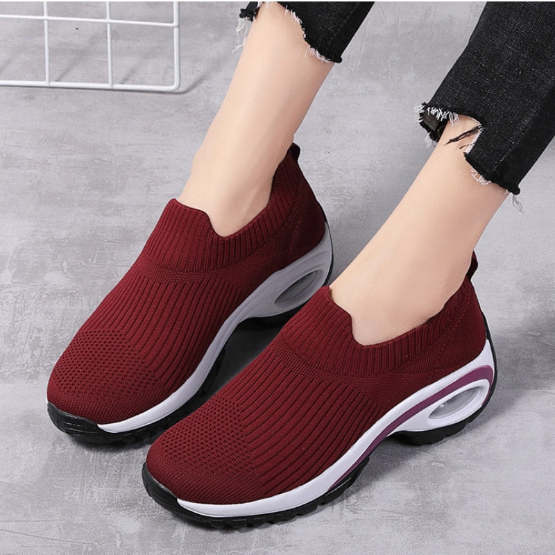 Bequeme orthopädische Sportschuhe für Damen – Shagy