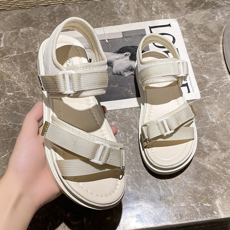 Bequeme orthopädische Sandale