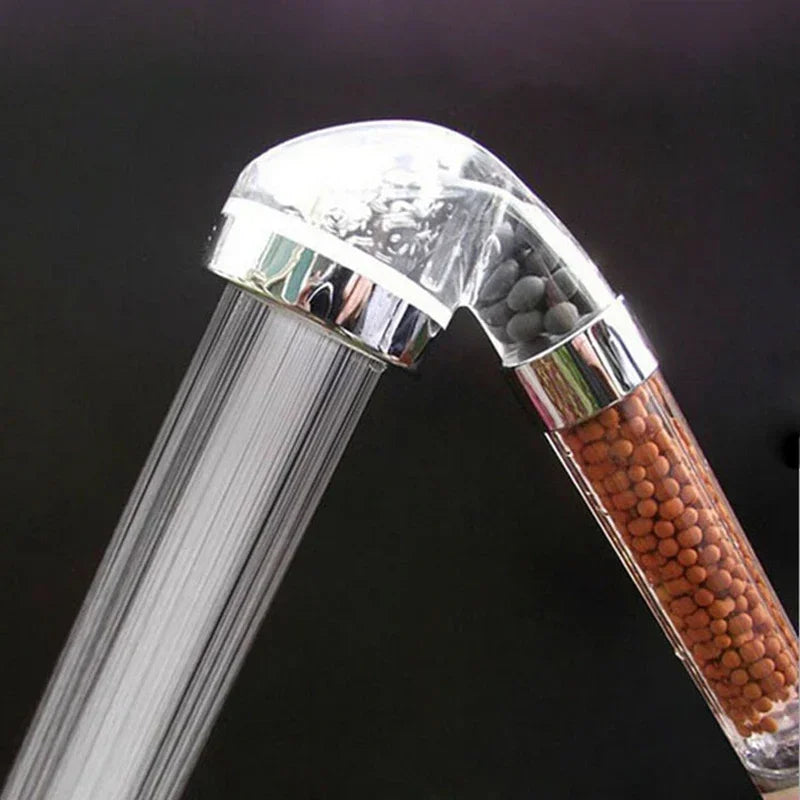 AquaBoost - Intelligenter wassersparender Duschkopf für ein nachhaltiges Duscherlebnis