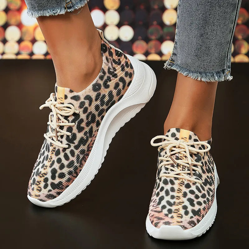 Stylische Damen-Sneaker im trendigen Leoparden-Design