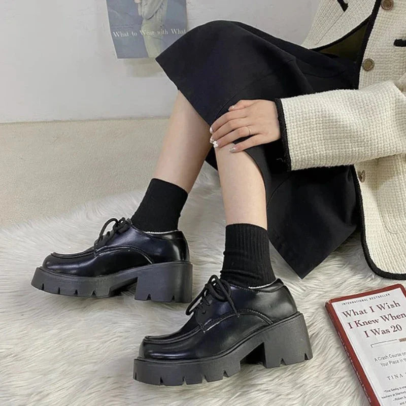 Elegante Damenmokassin mit komfortablem Schnürabsatz für optimalen Tragekomfort