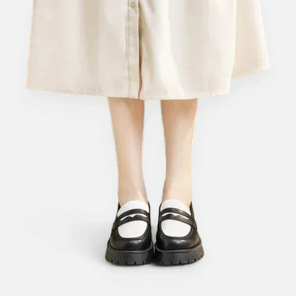 Elegante Damen-Mokassins mit orthopädischer Einlage und stilvollen Keilabsätzen aus hochwertigem Spaltleder