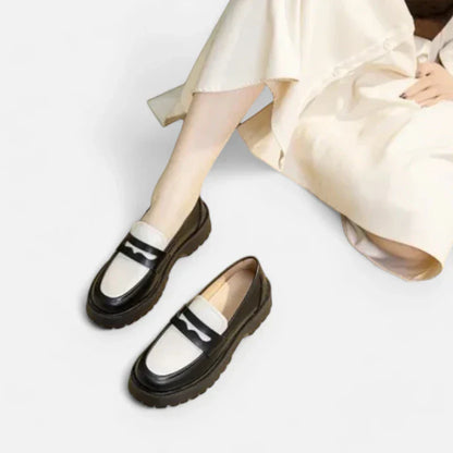 Elegante Damen-Mokassins mit orthopädischer Einlage und stilvollen Keilabsätzen aus hochwertigem Spaltleder