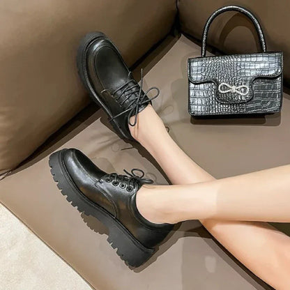 Orthopädischer Ledermokassin für Damen mit Schnürsenkeln