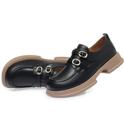 Elegante orthopädische Damenschuhe mit stilvollen Lederschnallen