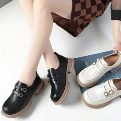 Elegante orthopädische Damenschuhe mit stilvollen Lederschnallen