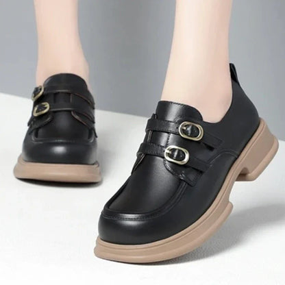 Elegante orthopädische Damenschuhe mit stilvollen Lederschnallen