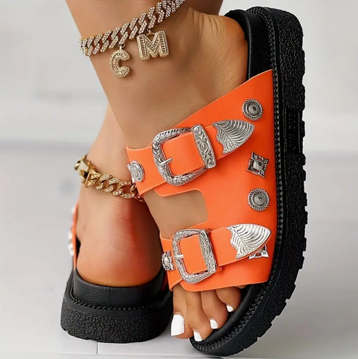 Stylische orthopädische Damensandalen mit elegantem Plateau-Design