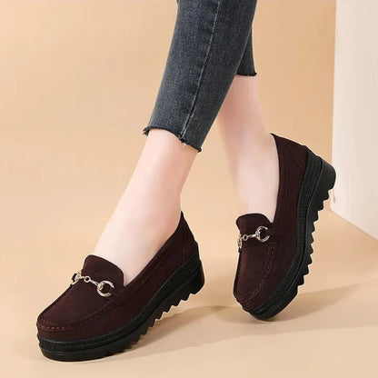 Elegante Wildleder-Mokassins für Damen mit orthopädischem Komfort und modischen Keilabsätzen
