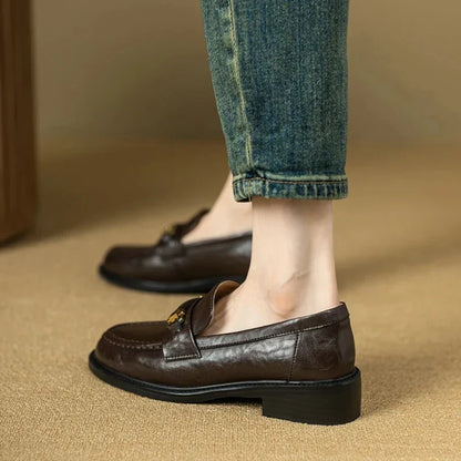 Elegante Leder-Damenmokassins mit modernen, eckigen Spitzen für ultimativen Komfort