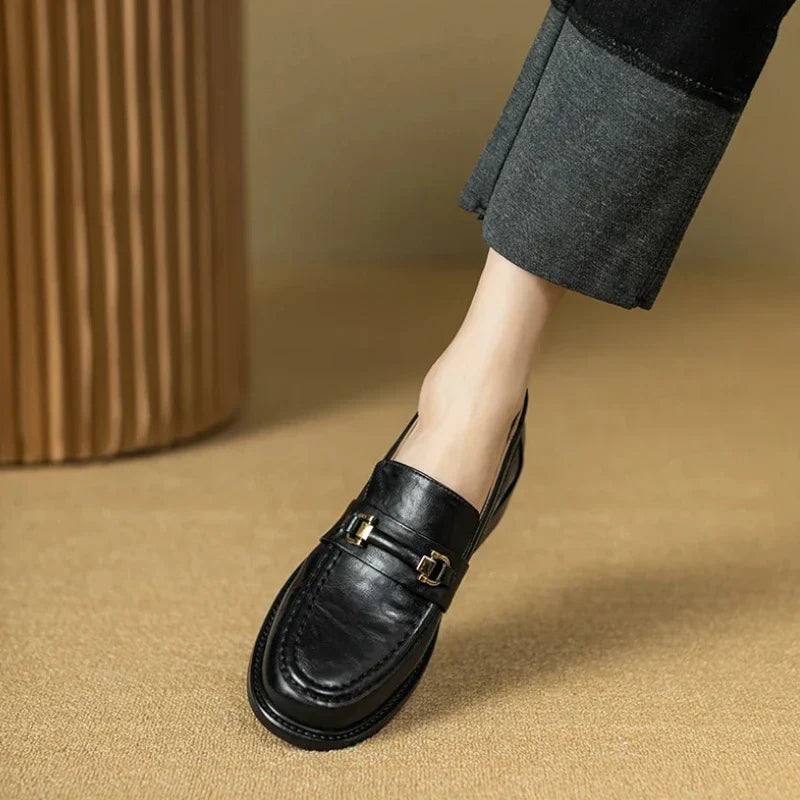 Elegante Leder-Damenmokassins mit modernen, eckigen Spitzen für ultimativen Komfort