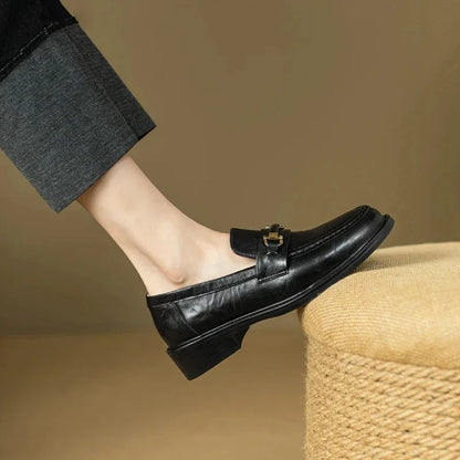 Elegante Leder-Damenmokassins mit modernen, eckigen Spitzen für ultimativen Komfort