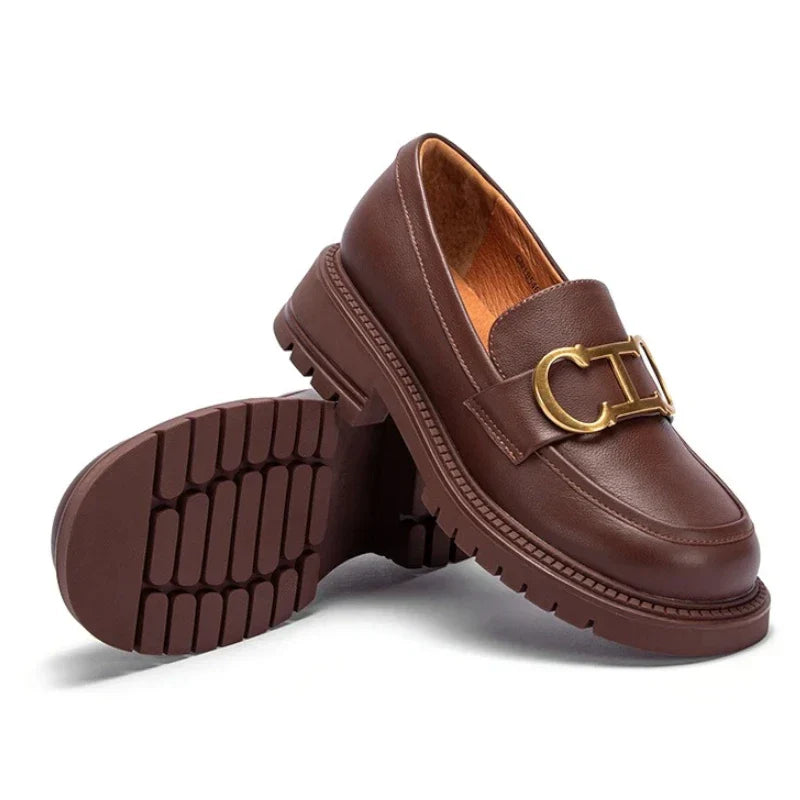 Elegante orthopädische Damenmokassins mit stilvollen Lederabsätzen