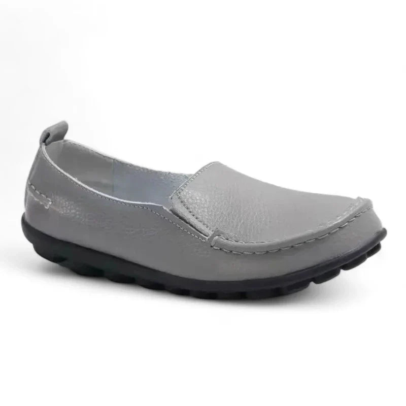 Luxurious, comfortable women's moccasins made of high-quality split leather for optimal wearing comfort