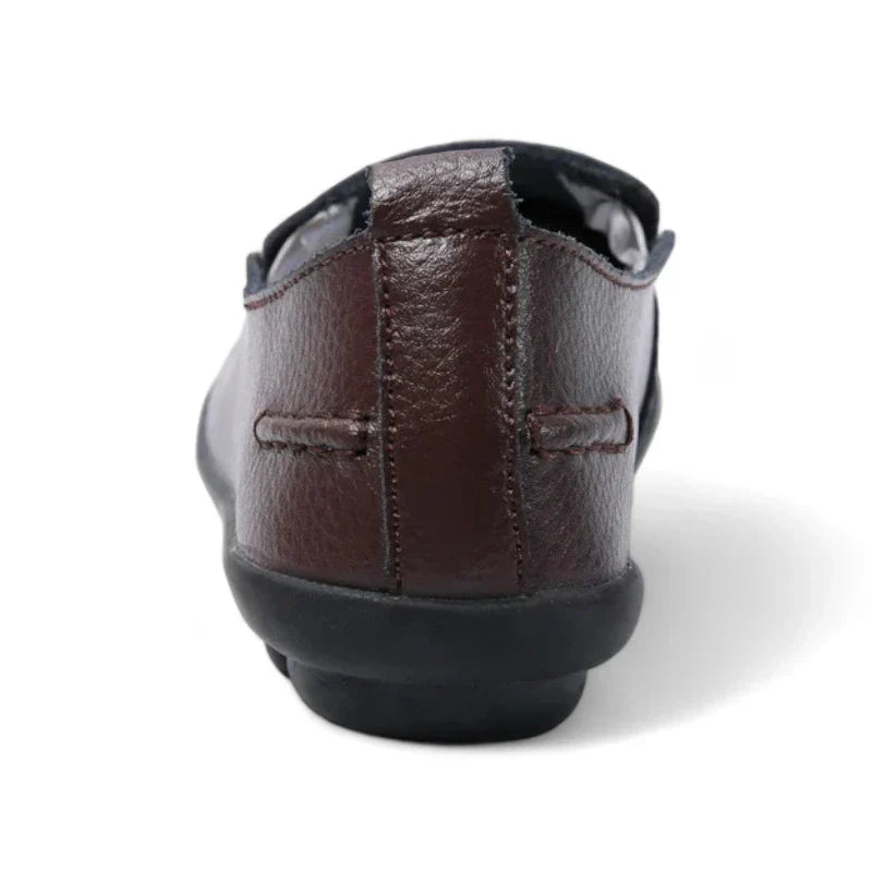 Luxurious, comfortable women's moccasins made of high-quality split leather for optimal wearing comfort