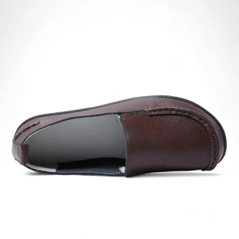 Luxurious, comfortable women's moccasins made of high-quality split leather for optimal wearing comfort