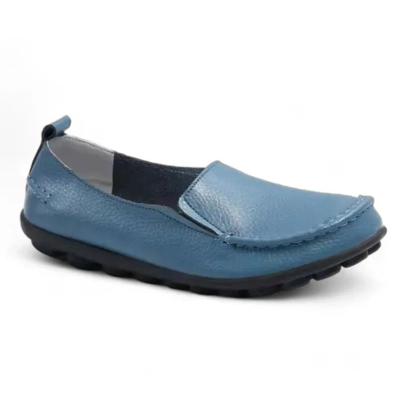 Luxurious, comfortable women's moccasins made of high-quality split leather for optimal wearing comfort