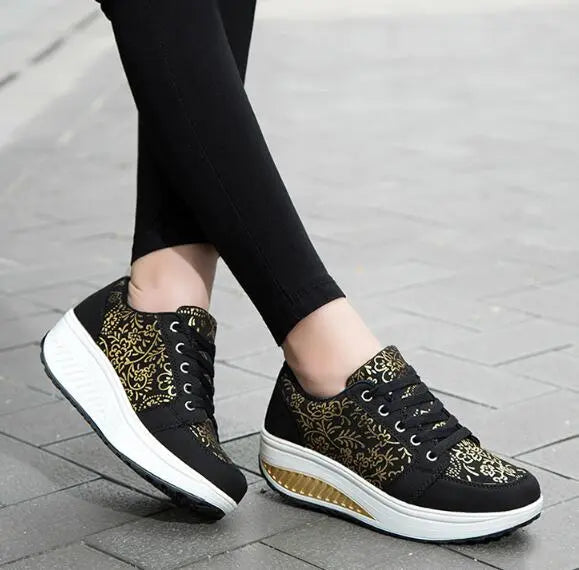 Orthopädische Sportschuhe mit Keilabsatz für Damen