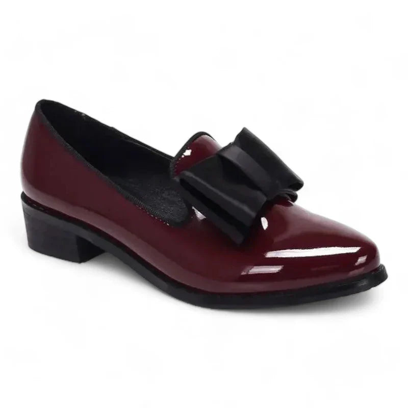 Elegante spitze Lackmokassins für Damen mit orthopädischem Komfort