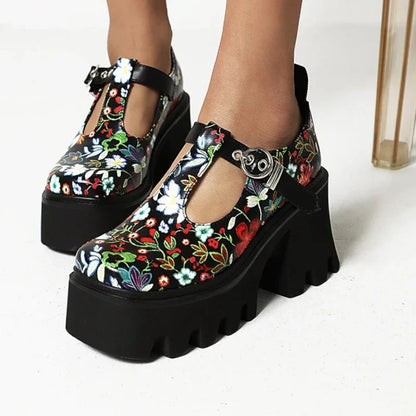 Stilvoller Damenmokassin mit orthopädischer Unterstützung und eleganten hohen Absätzen