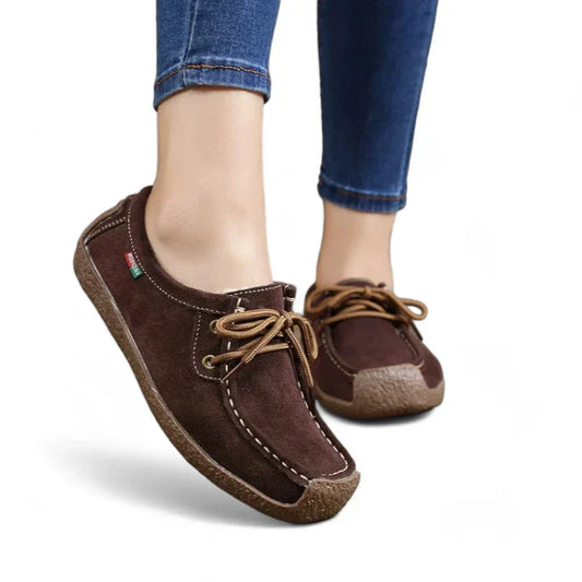 Orthopädischer Mokassin für Damen aus Wildleder mit Schnürsenkeln