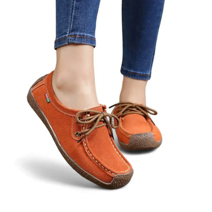 Orthopädischer Mokassin für Damen aus Wildleder mit Schnürsenkeln