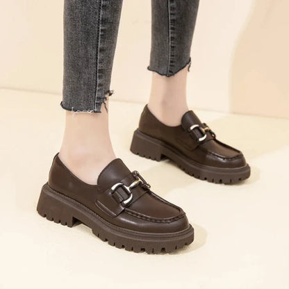 Elegante Damen-Ledermokassins mit Absatz und stilvollem Horsebit-Design für optimalen Komfort