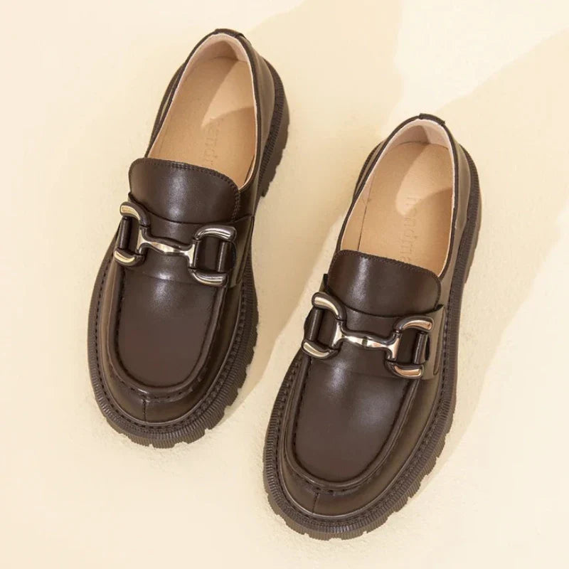 Elegante Damen-Ledermokassins mit Absatz und stilvollem Horsebit-Design für optimalen Komfort