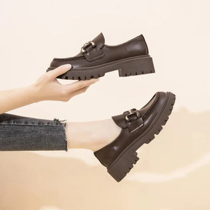 Elegante Damen-Ledermokassins mit Absatz und stilvollem Horsebit-Design für optimalen Komfort