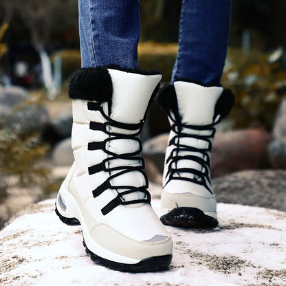 Schicke Damen-Winterstiefel mit warmem Schnürdesign von Teckoo