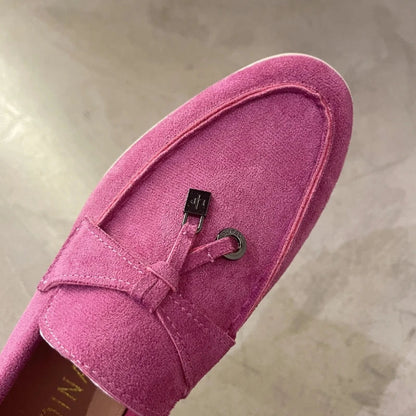 Orthopädischer Damenmokassin mit abgerundeter Spitze aus Wildlederimitat