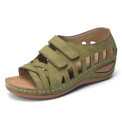 Elegante Damen-Sommersandalen mit stylishem Keilabsatz - Modell Skilla