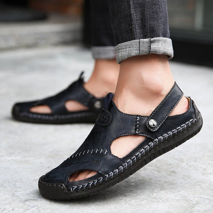 Lässige Herrensandalen mit Sommerausschnitt