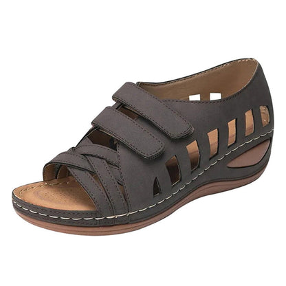 Elegante Damen-Sommersandalen mit stylishem Keilabsatz - Modell Skilla