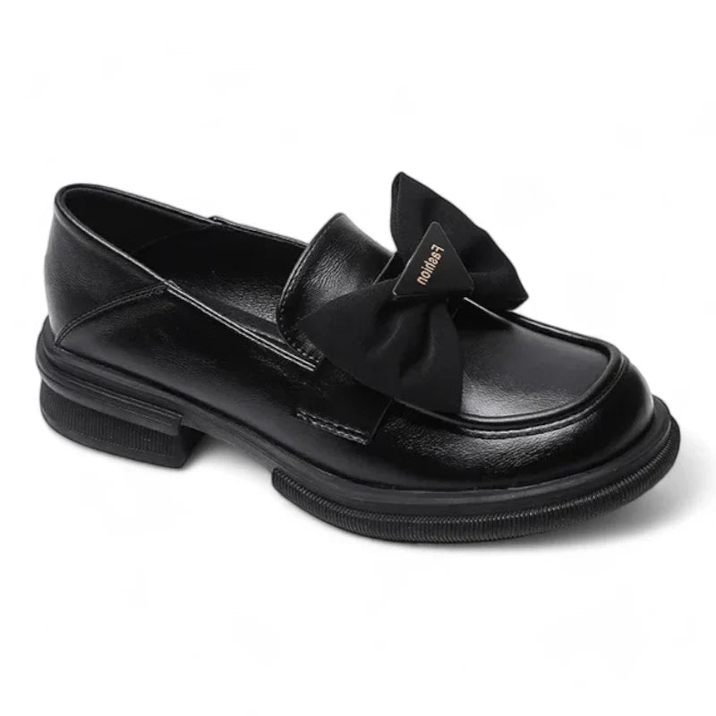 Orthopädischer Damenmokassin mit Schleife verziert