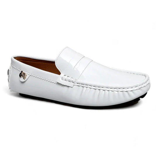 Elegante Damenmokassins mit flacher, lackierter Oberfläche – Orthopädischer Komfort trifft stilvolles Design!