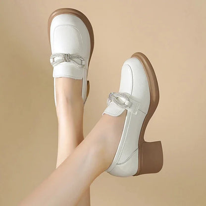 Elegante orthopädische Ledermokassins für Damen mit Komfortabsatz