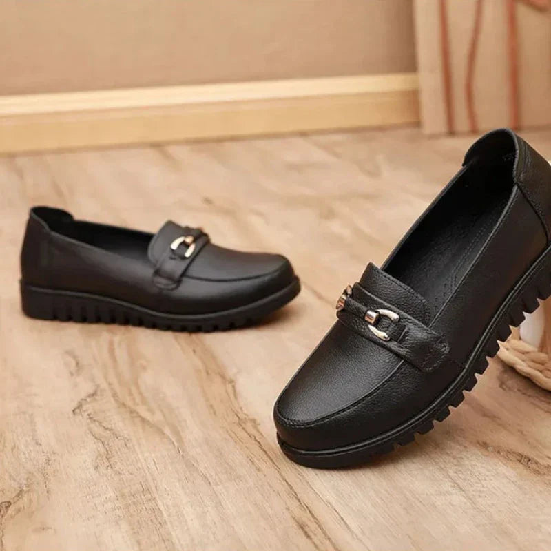 orthopädische Damenmokassins mit eleganten Keilabsätzen