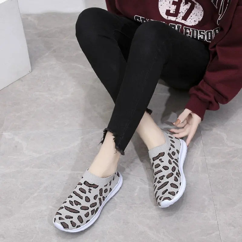 Eleganter orthopädischer Leopard für Damen