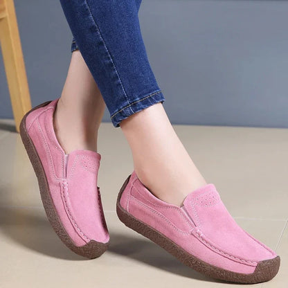 Elegante Damenschuhe aus Wildleder mit bequemen, offenen Sohlen für optimalen Tragekomfort