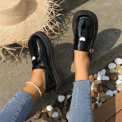 Elegante Damen-Lackmokassins mit orthopädischer Unterstützung und stylischer Schnalle